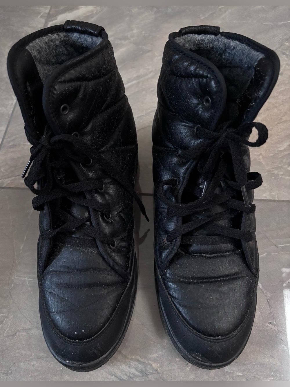 Black Quilted Lace-Up Winter Rain Snow Boots Size 9